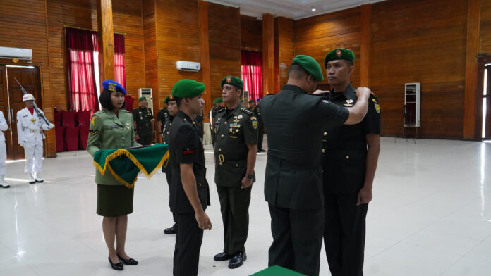 Upacara Sertijab Dandim 0425/Seluma di Gedung Balai Prajurit Kota Bengkulu.